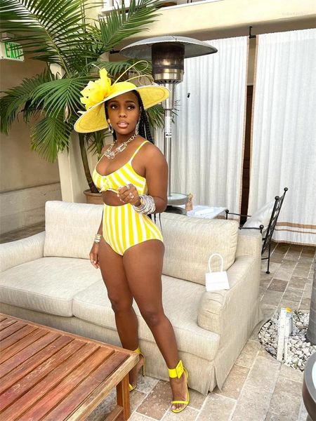 Biquínis de verão sexy de roupas de banho femininas em conjuntos combinados Mulher de maiô 2024 amarelo biquíni de biquíni bodycon bodysuit de roupa de praia