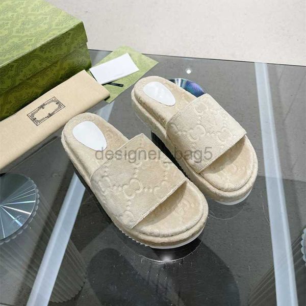 Designer Sandale Men Slippers Women Women Sole de espessura chinelos de uma nova linha Matsutake Casais de veludo de sola grossa usam chinelos de tamanho grande do lado de fora