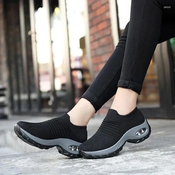 Scarpe casual di dimensioni plus size Amazon Outdoor Super Light Women's Air Cushion Sports in tessuto su calzini a piedi