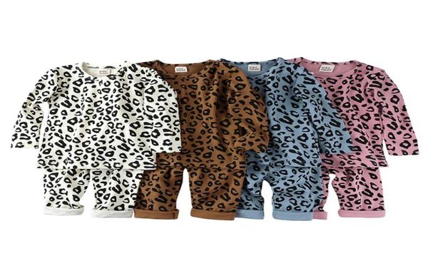 Весна осенняя мальчика для мальчиков девочки для девочек пижамы, установленная 6m6t Детская одежда Дети Печатная леопардовая сноша для сна.