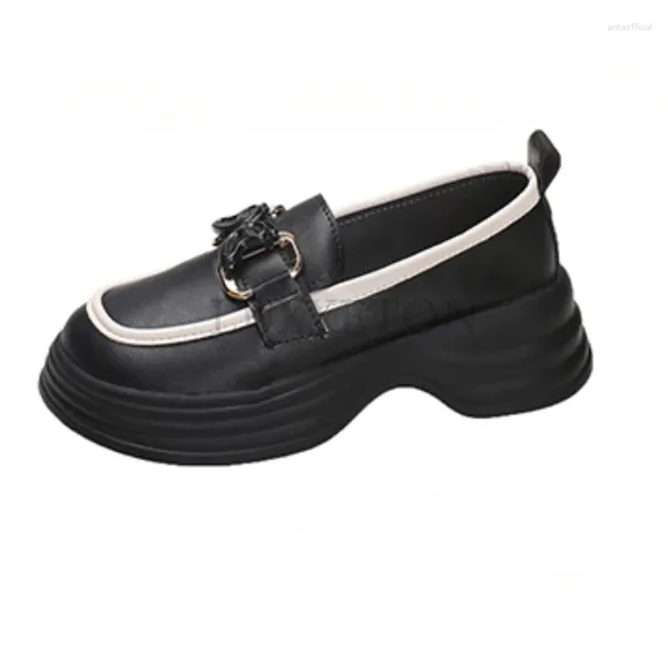 Kleiderschuhe Frauenplattform lässige weibliche Turnschuhe Flats runde Zehen Oxfords Slip-on-Slads mit Pelz Clogs Sommer Black Leat