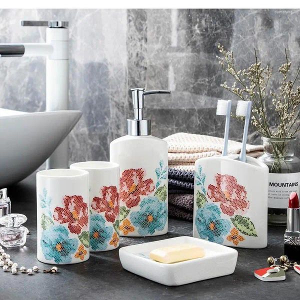 Banyo aksesuar seti Avrupa tarzı çiçek desen yıkama seramik beş parça sabun çanta gargara fincan diş fırçası tutucu şişe banyo dekor