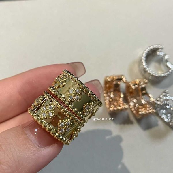 Brincos de garanhão Vancefe Brincos de diamante com pequeno design Kaleidoscópio Brincos em forma de C para luxo versátil e leve personalizado