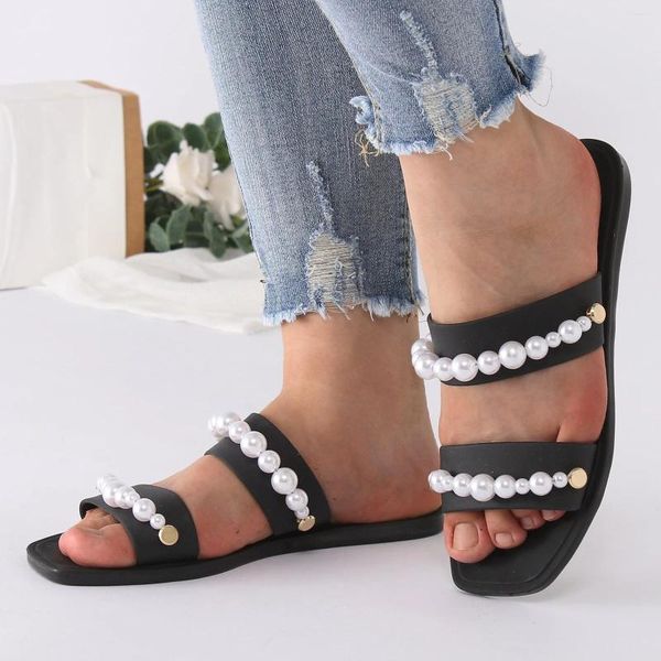 Pantofole femminili a piedi aperte con accessori fantasiosi e sandali per escursioni a planture comodibili