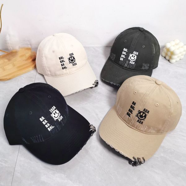 Modedesigner Baseball Cap Street Hut Brief Golf Cap Four Seasons Cap Sun Hut Herren Entenzunge Cap Damen Pailletten Buchstaben Cap Eisen Ringzubehör