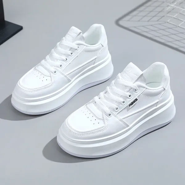 Lässige Schuhe Frauen -Sneaker 2024 Frau Herbst bequeme atmungsaktive weiße Schuh Heels Höhe zunehmende Plattform Femme