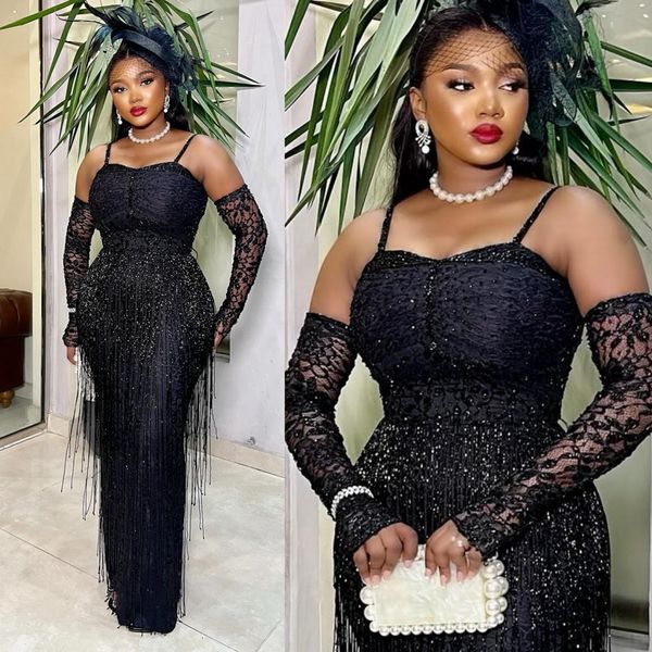 2024 Plus Size Black Prom Kleider für schwarze Frauen Abend formelle Kleider Spaghetti -Träger Perlen Spitzenquasten Geburtstagsfeier Kleid zweite Empfangskleider Gala NL681