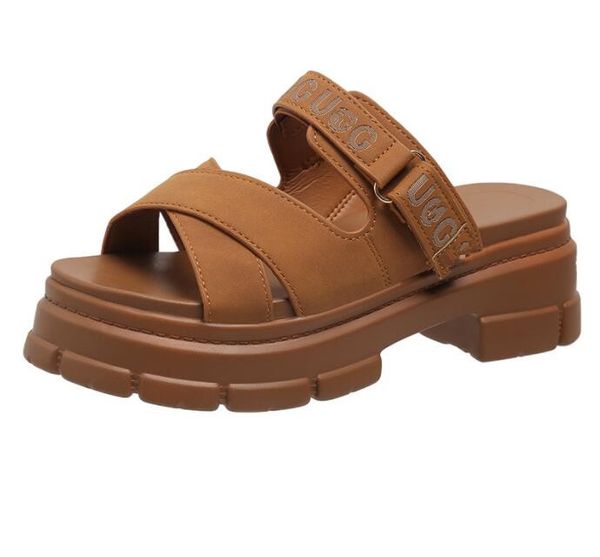 Erhöhte alleinige Frauen Sandalen Pantoffeln Leder Strand Sandalen Schuhe