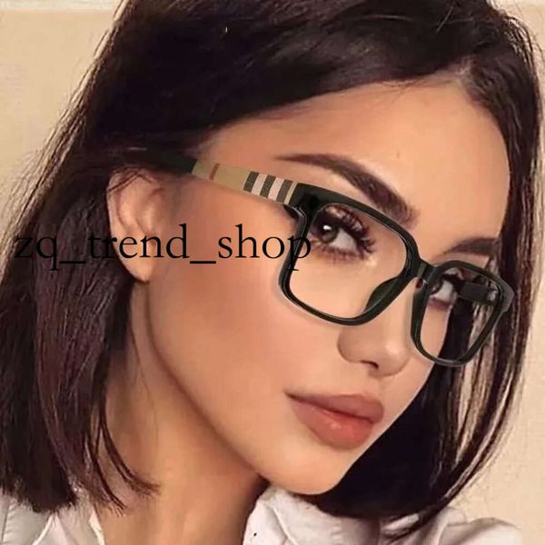 Sonnenbrille Vintage Square Anti Blue Light Optical TR90 Brillen Frames Frauen für Männer Designer klassische Streifen Brille 84