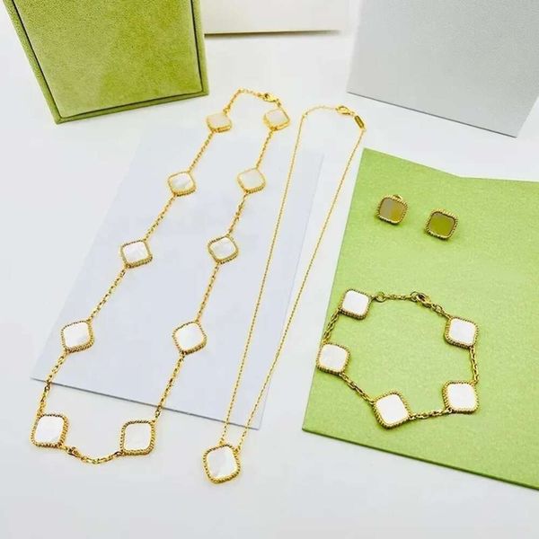 Four Flower Clover Brand Motivos Colares Mulher gelada Chain Chain Diamond Colar Van Gold Gold Women Jewelry Girl Melhores presentes para o casamento de festa