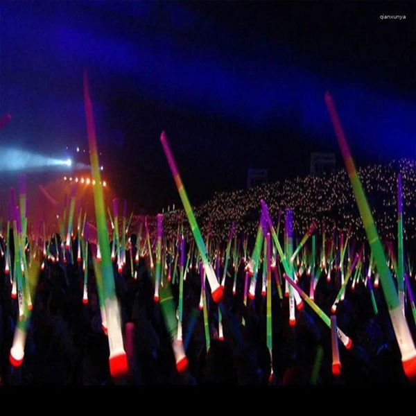 Decoração de festa 68cm luminoso bastão flash up up concerto de espada fluorescente natal Toys Toys Kids Presente 30pcs
