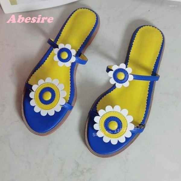 Slippers Daisy Blue One Strap Open Toe Toe Colration Flat с женским летом 2024 Patchwork Casual Bush