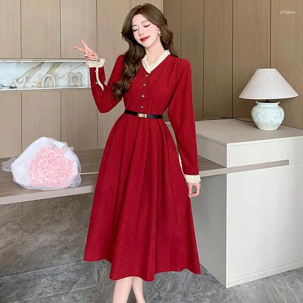 Vestidos casuais 2024 Autumn Vintage Corduroy Mulheres vermelhas com cinto Coréia