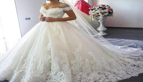 Luxury Vintage Lace Applique Cathedral Train A Line Wedding Dresses Dubai Arabic Off spalla Princess Moder Bridal Dress Custom 3699250