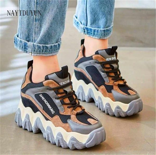 Lässige Schuhe Frauen Kuh Leder Mode Sneakers Plattform Wedge High Heel Trainer Knöchelstiefel Höhenhöhe Erhöhung der Oxfords Schnüre -up -Party