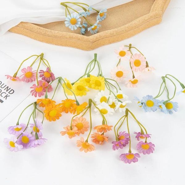 Flores decorativas 100pcs girassóis artificiais de casamentos falsos Acessórios para níveis de noiva Decorações de scrapbook de folga