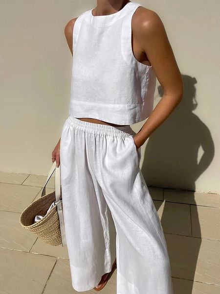 Lässiger Sommer zweiteiliger Frauen Outfit 2023 Weißer solider loser Tank Crop Top Wide Leg Hosen Anzüge Chic und elegante Frau Sets 240411