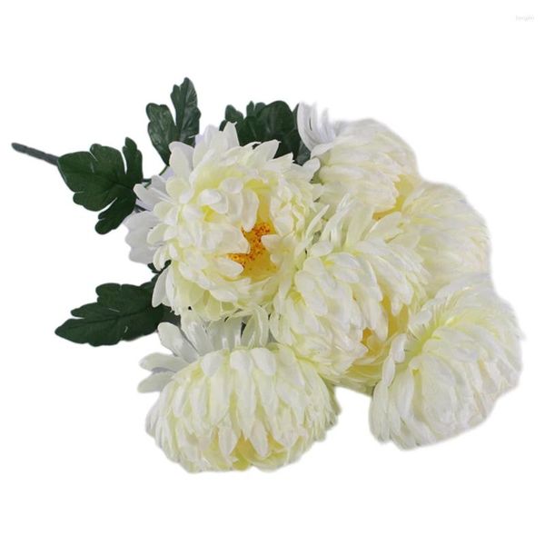 Flores decorativas acreditam que as notas de brotamento sacrifica o crisântemo, lugares de sacrifício de alta qualidade, imagem exibida no site branca