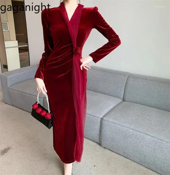 Abiti casual gaganight Women v Neck Light Mature Mature Sexy Sociate Velvet Dress 2024 inverno Slim Fit Wiist French Alta francese media lunghezza