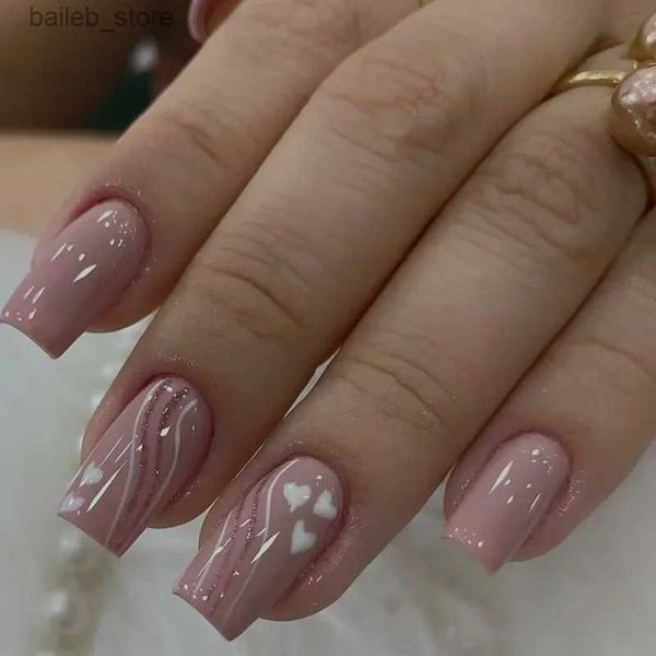 False Nails 24pcs Pink Short Coffin False Nails Art Loupple con colla francese design staccabile falsi chiodi nudi Pressa sulla punta delle unghie Y240419