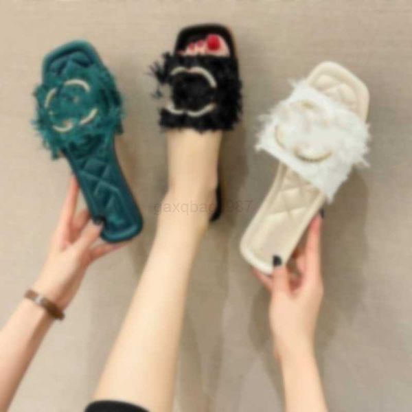 2024 Die neuesten Slipper -Sandalen Frauendesigner Sandalen Sandalen Mode bequem