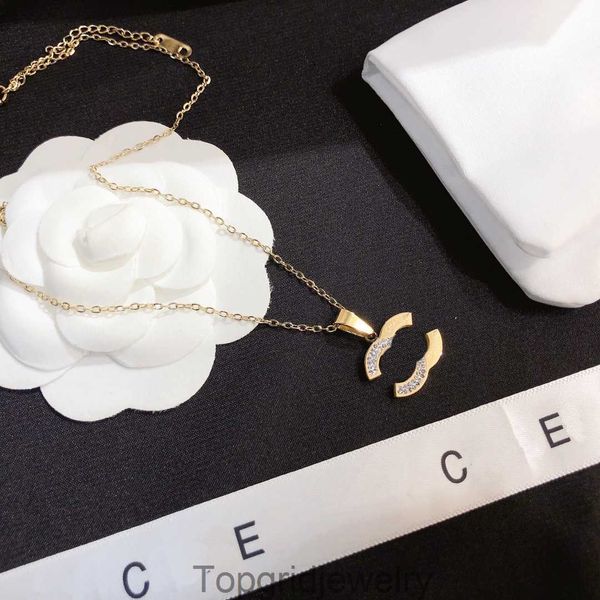Lüks tasarımcı mektup kolye kolye sonbahar sıcak aile kadın hediye kolye romantik aşk hediye takı uzun zincir yeni shine18k altın kaplama kolye