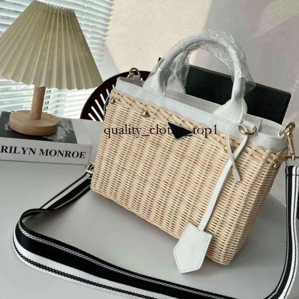 Beach Totes Bag 2024 Designer Advanced Stroh gewebter Tasche Sommer Sonnenschein ein Einkaufstaschen Luxury Crossbody Schulterhandtasche mit Riemen Sommer Grasbag 333