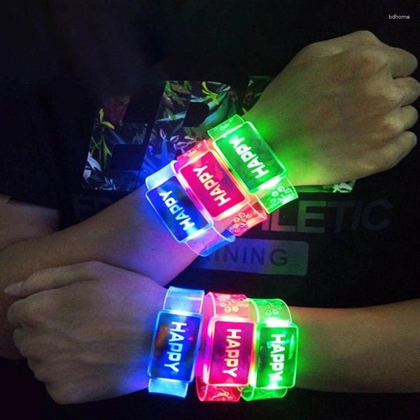 Partydekoration 1PC Leuchten Armband Happy Armband LED Night Supplies für Hochzeitsfestival Gäste Kinder Geschenk B03E