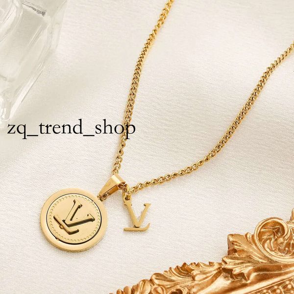 18K Gold Pingente Pingente Colar Design para Mulheres LOVE Jóias de Jóias Inexíveis Correia de Aço Pingente Designer de Casamento Viagem de Viagem NADE NON FADE Jóias 374