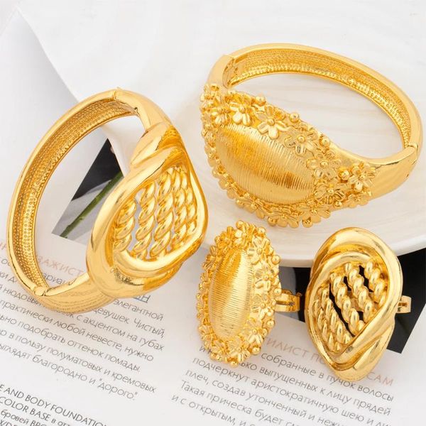 Bankle Dubai 18K Gold Farbarmband für Frauen Luxusmanschette und Ring -Set Trendy Fashion Jewelry Party täglicher Verschenke