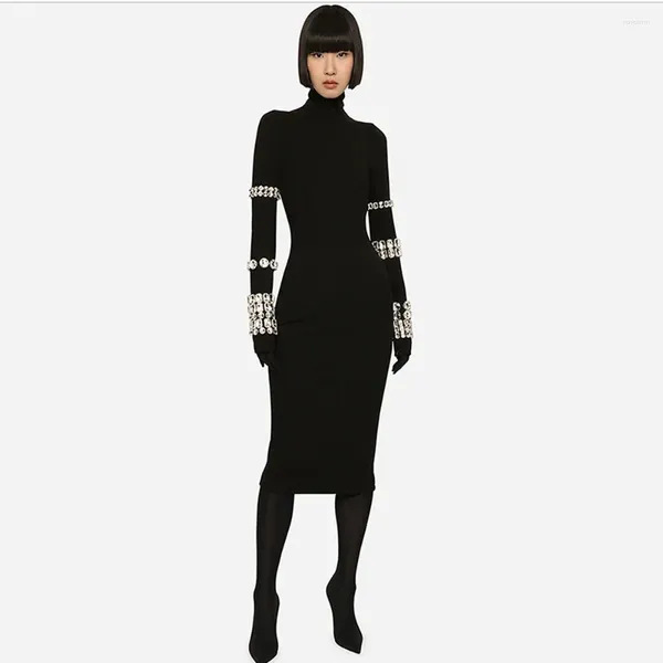 Vestidos casuais 2024 Autumn Winter Mulheres luxuosas de manga longa de pescoço O Crystal Diamond Bandage Black Midi Dress Bodycon Party