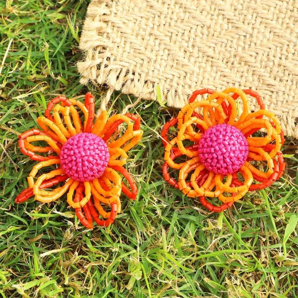 Brincos do garanhão Lady Handmade Acryli Daisy para mulheres de personalidade exagerada de férias de flores de flores manualmente