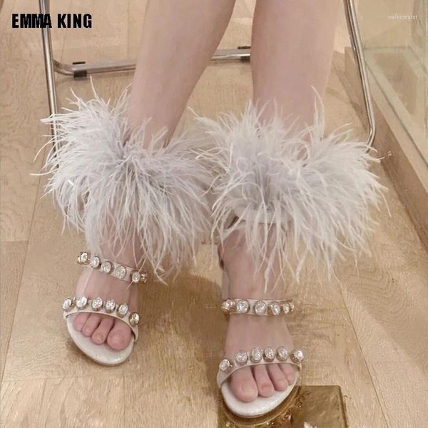 Scarpe per le donne Summer Big Crystal Sandals Fluffy Peep Toe Stiletto Teli High Fiather Feather Lady Wedding Square Tel