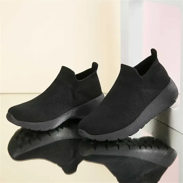 Sıradan Ayakkabı Boyutu 36 Platforme Black Shose Vulcanize Kadın Spor Ayakkabıları 2024 Tasarımcılar Spor Yüksek Seviyeli Uygun Fiyat Karakter