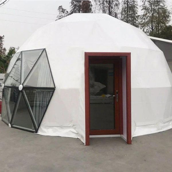 Tendas e abrigos ao ar livre PVC Prefab Glamping Dome House Tent de luxo geodésico com luz solar do banheiro