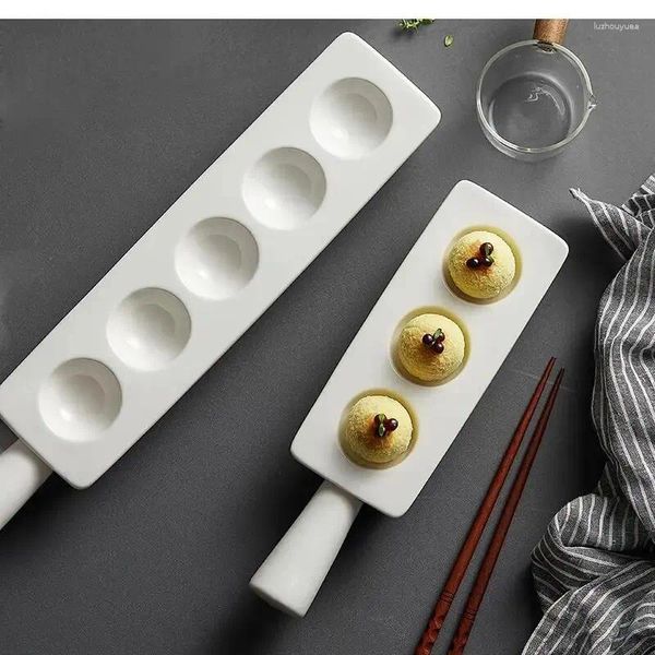 Пластины белая керамическая ручка перегородки Десерт жареное коуниточный блюдо EL Dailware Decorment Art Определение искусства на таблице