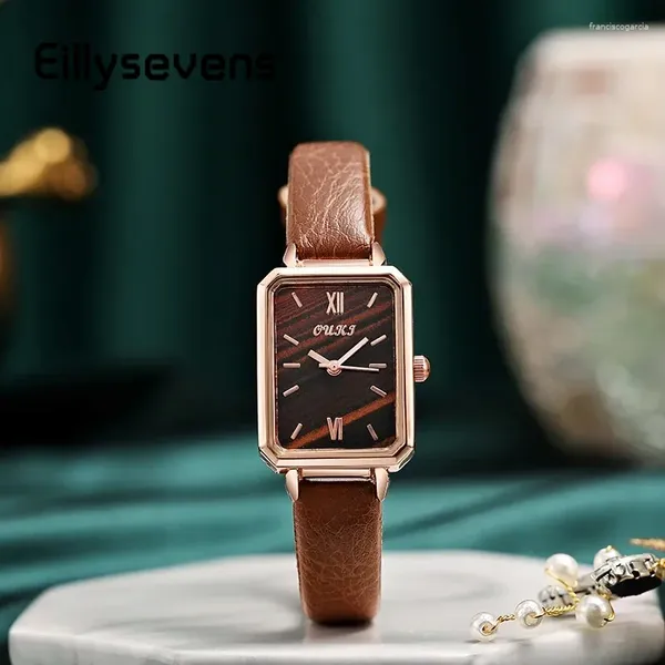 Начатые часы Square Case Case Literator Retro Women Watch Watch Korean Fashion Quartz Watch Watches Универсальные ежедневные простые роскошные рельеф