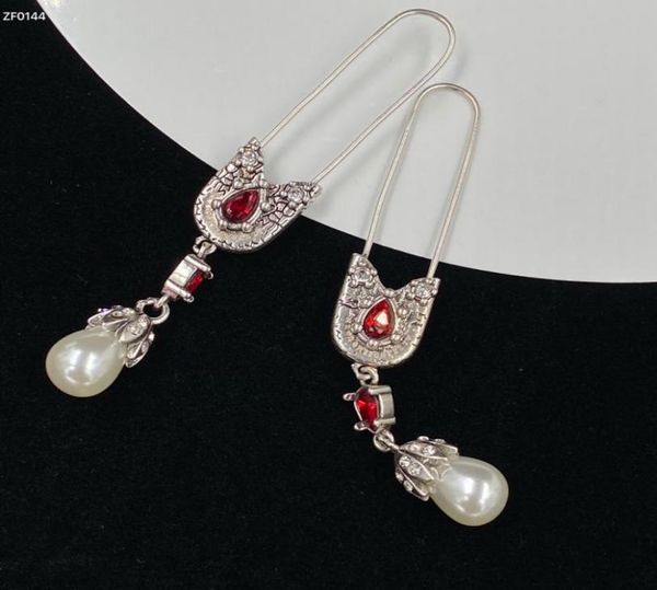 Nuovo Orecchini per le donne a perno di perle progettate Dangle perle Owls Asimmetriche Micro Inlays Ear Hoop Punk in stile Hiphop Tender Studri E034096693