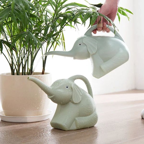 Acqua di forma di elefante Can Pont di fiori da giardino Piante piante utensili bottiglia d'acqua di giardinaggio in vaso Y240411