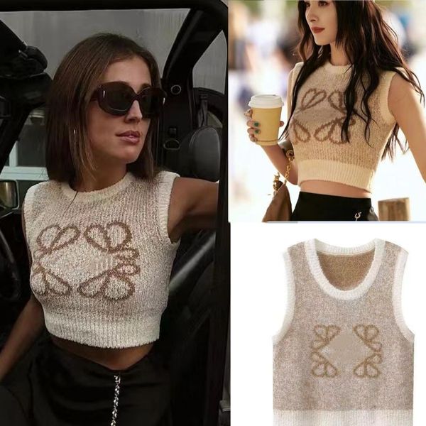 2024 Frauen Tanks Kurzteile T -Shirt Frauen Bekleidung Jacquard Design mit exponierten Nabelweste gestrickt