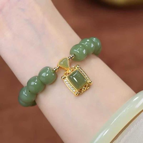 Kette Chinesischer Stil Retro Imitation Jade Perlen Bracelet Square Strsestone Anhänger Armreif für Frauen Licht Luxusschmuck Geschenk 1 Stück Y240420