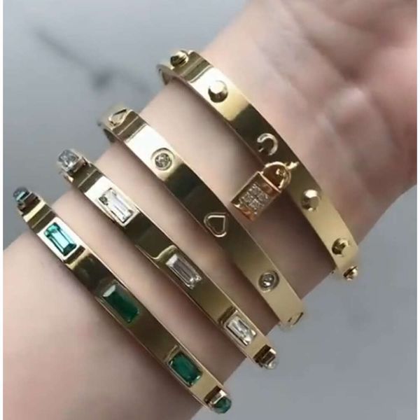 Gold Edelstahl Armreifen Charms Armband Girl Manschette Großhandel Preis für Frauen Schmuckschloss Armreifen