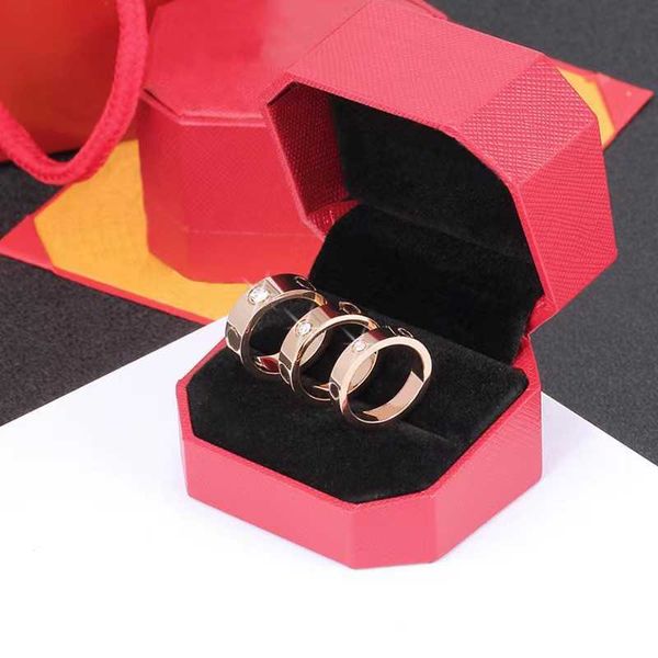 Tasarımcı Moda Love Yeni Yüksek Versiyon Carter Ring Electole Titanyum Çelik Tek Kelime Bend Üç Nails Elmas Erkek ve Kadın R