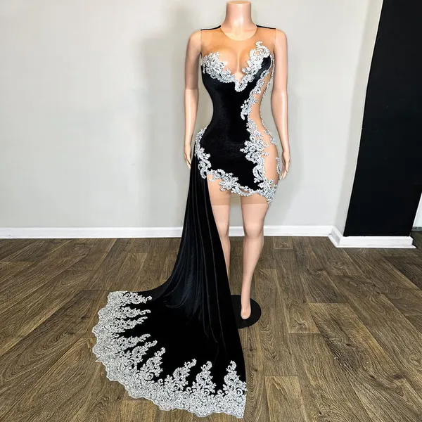 Sexy schwarze Geburtstags -Outfit mit Zug applizierte Perlen durch kurze Cocktail -Prom -Kleider Velvet Vestidos de Gala