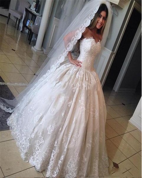 Abiti da sposa principessa Immagini 2017 Abito da ballo innamorati per alloggiamento di abiti da sposa islamici musulmani vittoriani in pizzo vintage coreano3461430