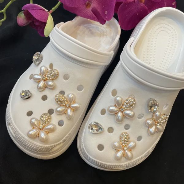 Bangle Crystal Pearl Flowers Croc Charms Shoe Acessórios Decorações para Bracelete Croc Fit Bracelets Sapato Elegante Lady Girls Presente