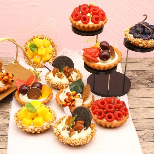 Декоративные цветы 1pcs Моделирование торта модель поддельные фрукты европейские яичные десертные украшения окон