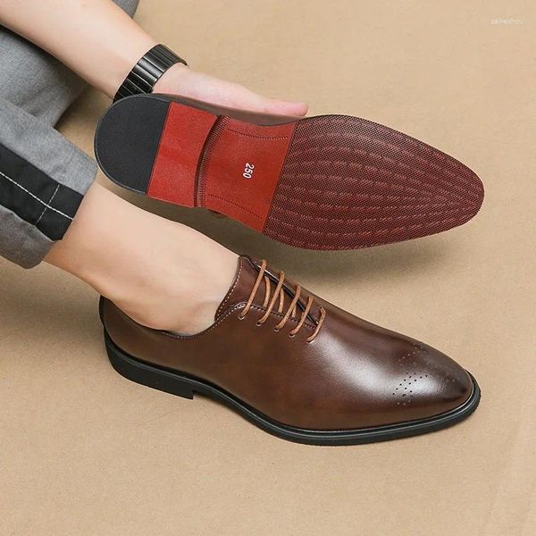 Sapatos casuais Lexury Patent Leather for Men Oxfords Lace Up Male Wedding Party Office Work Shoe