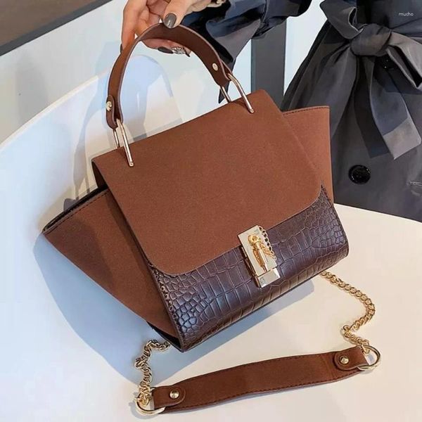 Omuz çantaları vintage kanat şekli tote çanta 2024 moda yüksek kaliteli mat PU deri kadın tasarımcısı çanta zinciri elçi