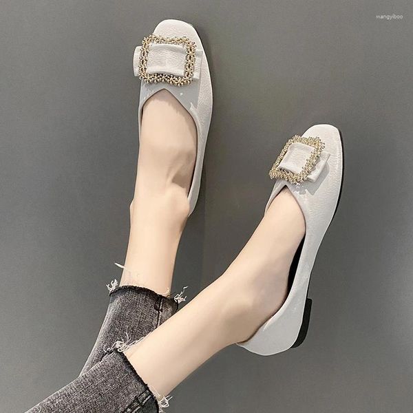 Повседневная обувь ретро -квадратная головка во рту литературная и художественная темпераментная леди плоская одиночная обувь девочка весна осень 2024 модели